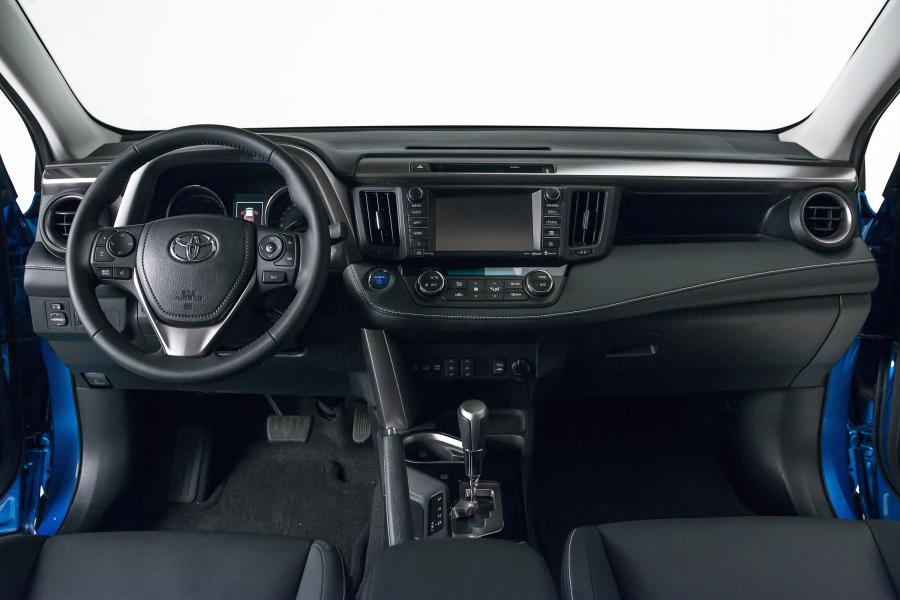 Toyota RAV4 Hybrid 2015 года  (US) (фото 31 из 51)